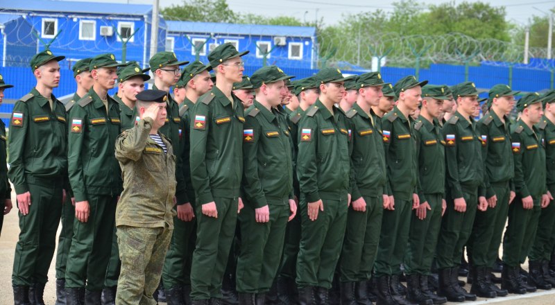 «Служи, сынок, как дед служил, а дед на службе не тужил!».