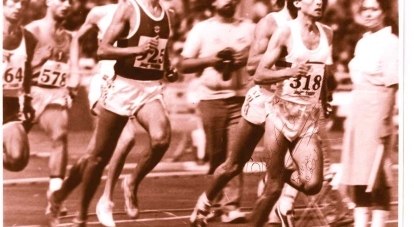 Сражение 36-летней давности на беговой дорожке Олимпийских игр в Москве-1980. Впереди англичанин Себастьян Коэ, за ним - симферополец Анатолий Решетняк.