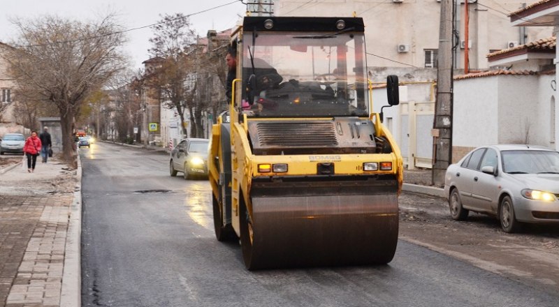 Уже в январе дорожники приступят к ремонту симферопольских улиц. Фото: Анны Кадниковой
