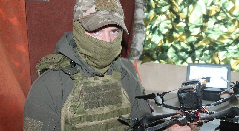 Оператор БПЛА с позывным «Вежливый».