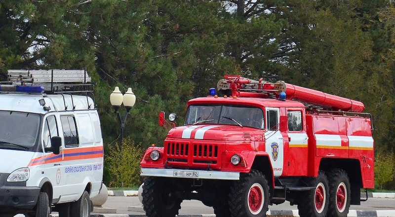 Огнеборцы продолжают ликвидировать пожар под Алуштой.