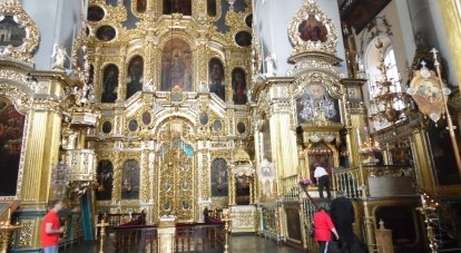 Алтарь Свято-Успенского собора в Смоленске считается одним из красивейших в мире.