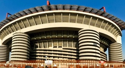 Вот на этом стадионе «Джузеппе Меацца» в Милане будет проведён финал Лиги чемпионов-2015/16 годов.