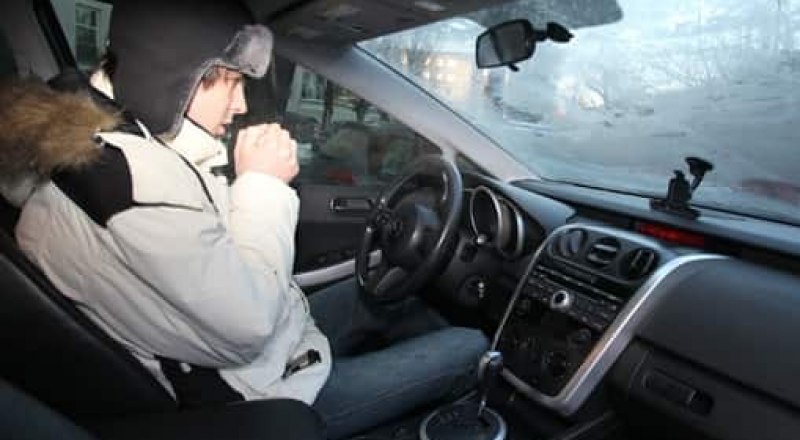 Даже в Крыму в машине можно замёрзнуть зимой, пока салон не прогрелся.