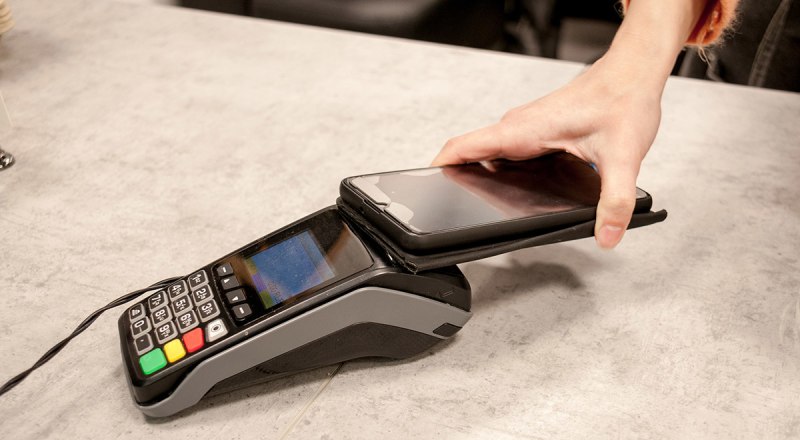 Вы можете оплачивать покупки в магазинах с помощью виртуальной карты и смартфона.