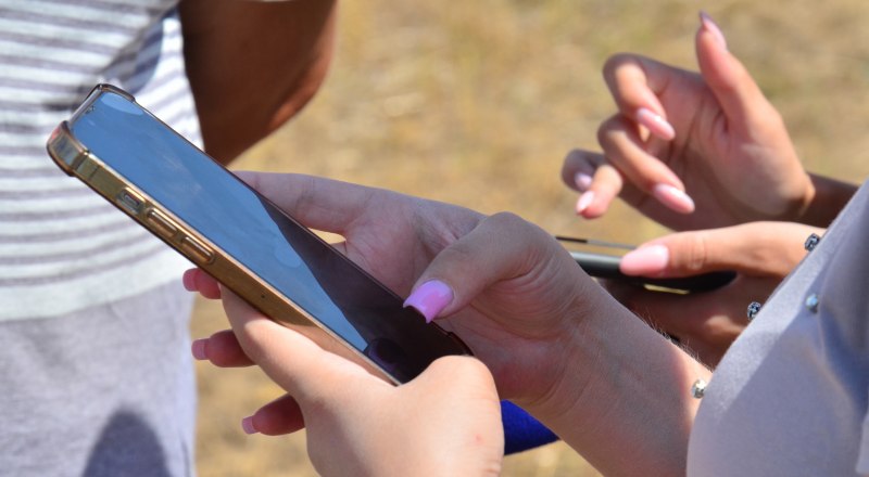 Мобильный интернет хоть и стал дешевле, но не слишком доступнее - его всё ещё часто нет.