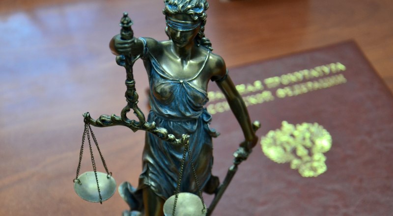 Размер компенсации определяется весьма субъективно, исходя из принципов разумности и справедливости.