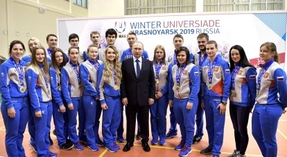 Президент страны Владимир Путин на встрече с олимпийцами России.