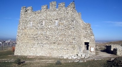 Древние стены Неаполя Скифского. 