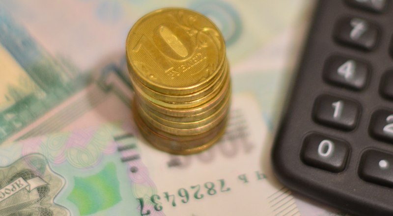 Если среднедушевой доход многодетных превышен на 10%, то есть шанс оформить единое пособие.