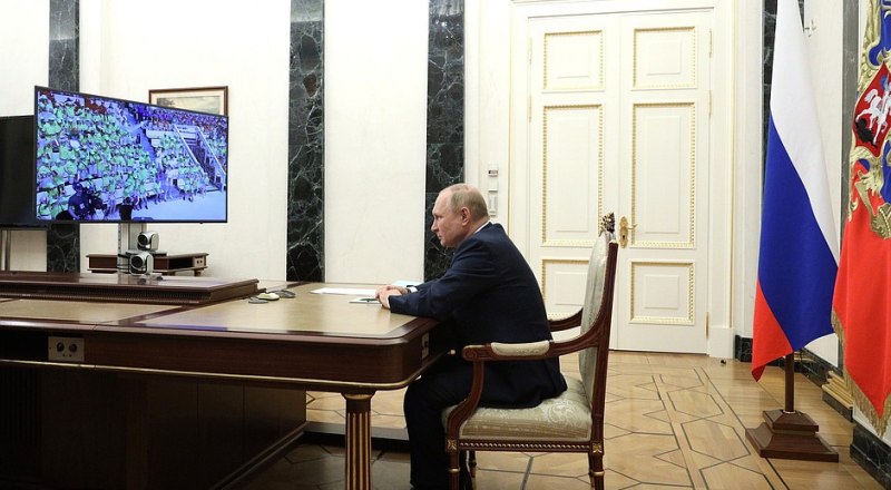 Во время общения президента с финалистами конкурса. Фото с сайта kremlin.ru