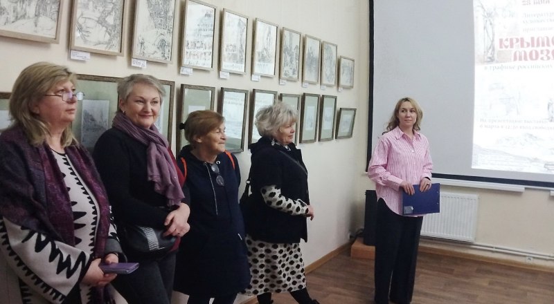 Ксения Шестакова на вернисаже. Фото Анны МИРОШНИК.