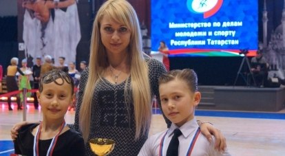 Анна и Антон Дроздецкие с тренером.