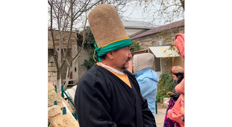 Экскурсовод был фантастический. Таким людям надо давать премию за их работу.