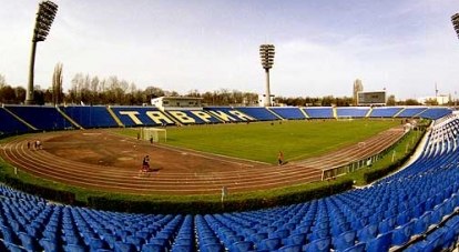 Когда трибуны стадиона «Локомотив» в Симферополе станут свидетелями первого профессионального чемпионата Крыма по футболу?