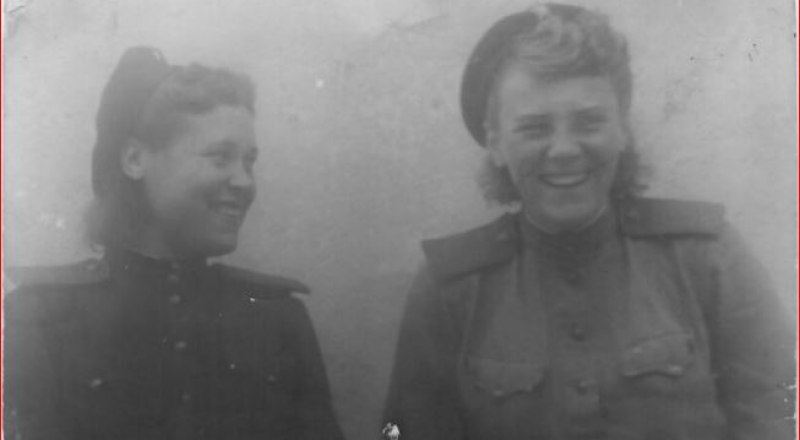 Тамара Андреевна Тагиева (справа) с боевой подругой.