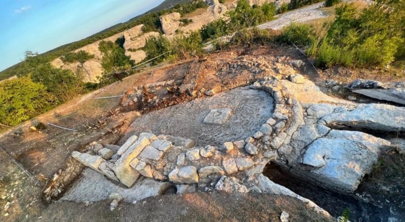 Так выглядит найденный древний храм. Фото Института археологии Крыма РАН.