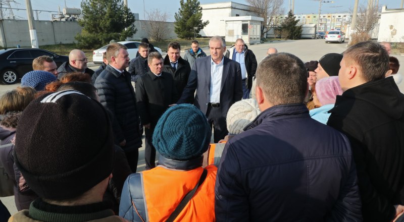 Сергей Аксёнов обсудил с работниками «Керчьгортранса» проблемы предприятия.