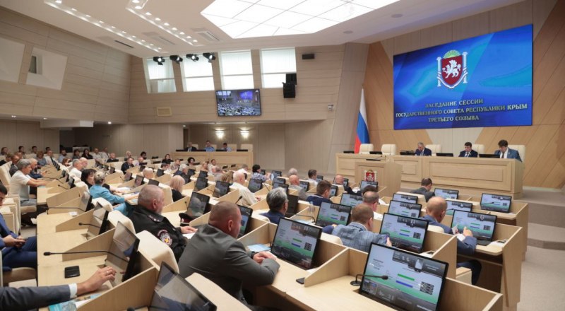 Депутаты за работой.