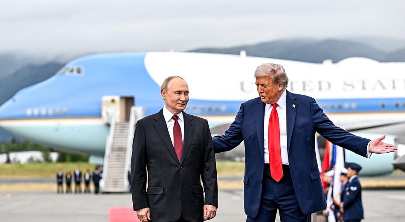 Дональд Трамп встречал президента России в аэропорту. Фото с сайта Кремля.