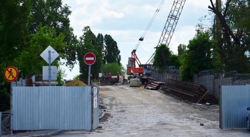 Симферопольцы с нетерпением ждут окончания работ на Горбатом мосту.