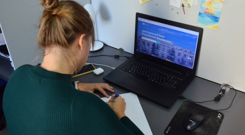 Хороший финансовый блогер - это тот, кто учит вас думать самостоятельно, задавать вопросы и никогда не вкладывать последние деньги «под влиянием момента».
