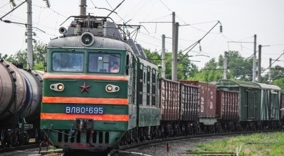 «Укрзализныця» решила вернуть на территорию РФ более 3,5 тысячи грузовых полувагонов.