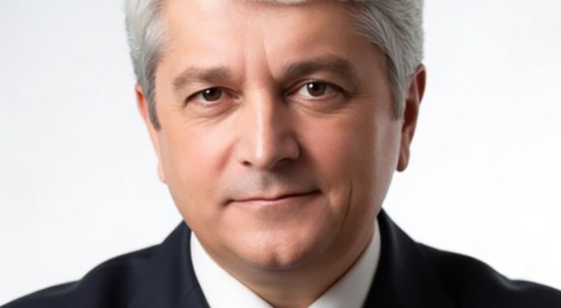 Константин Ефетов.