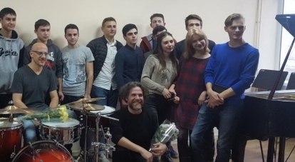 Гости из Италии с симферопольскими студентами.
