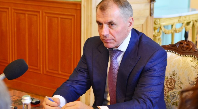 Владимир Константинов уверен, что мы справимся со всеми невзгодами.