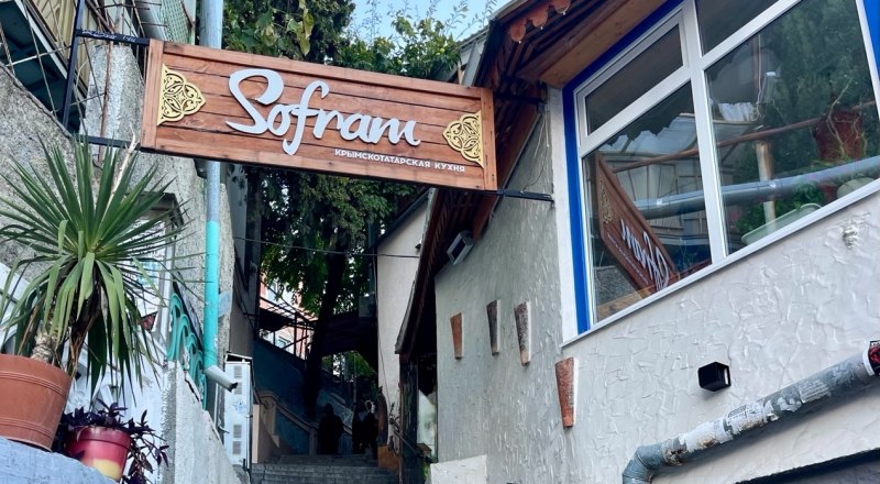 Хаотичная застройка часто ведётся только ради денег. 