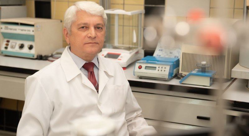 Константин Ефетов.