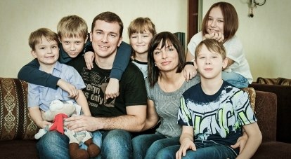 В Крыму есть приёмные семьи, усыновившие до 13 детей.