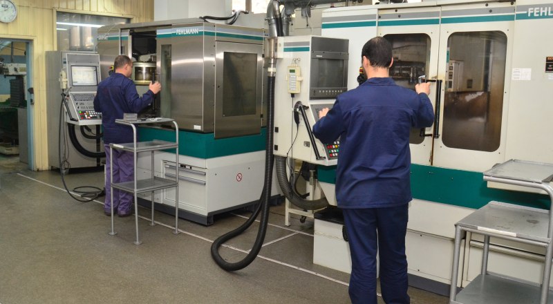 Сохранить завод, его оборудование и коллектив гораздо труднее, чем продать его.