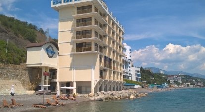 Владельцу отеля «Калипсо», построенного прямо на пляже, придётся ежегодно платить 64 миллиона рублей за аренду муниципальной земли.