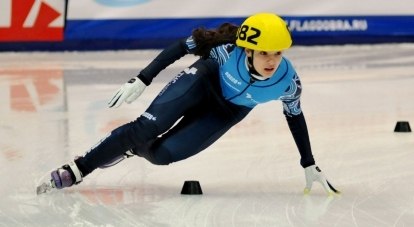 На дистанции - двукратная чемпионка Европы-2018 по шорт-треку, заслуженный мастер спорта Софья Просвирнова. 