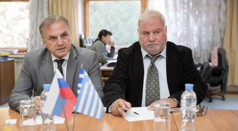 Никос Бардуниас (слева) и Петрос Касиматис (справа) убеждены: сотрудничество Греции и Крыма возможно прежде всего в сфере туризма.