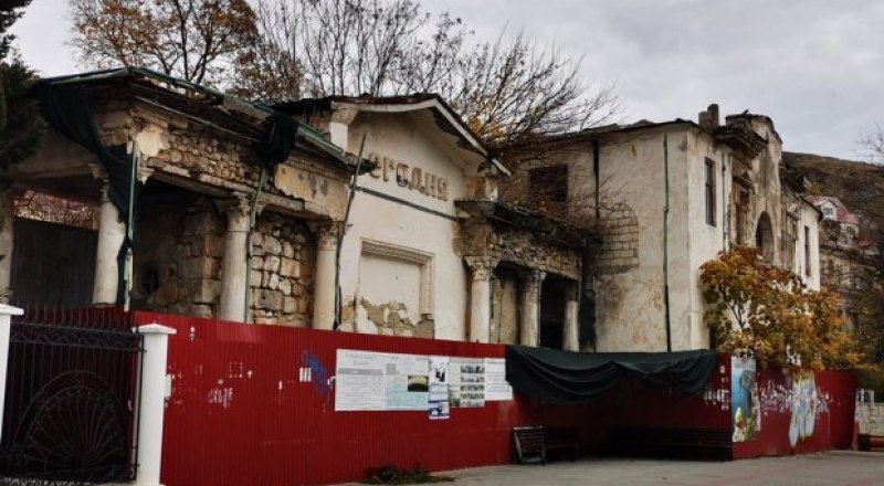 Пока кинотеатр выглядит удручающе…