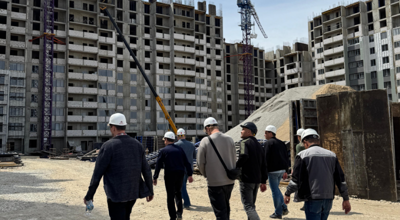 Строительство нового микрорайона ведётся согласно графику.