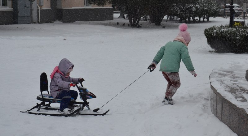 В сёлах Крыма очень нужны детские площадки.