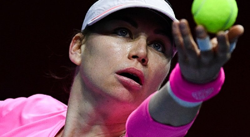 Играет двукратная чемпионка США - 2006-го и 2020 годов по теннису, заслуженный мастер спорта России Вера Звонарёва.
