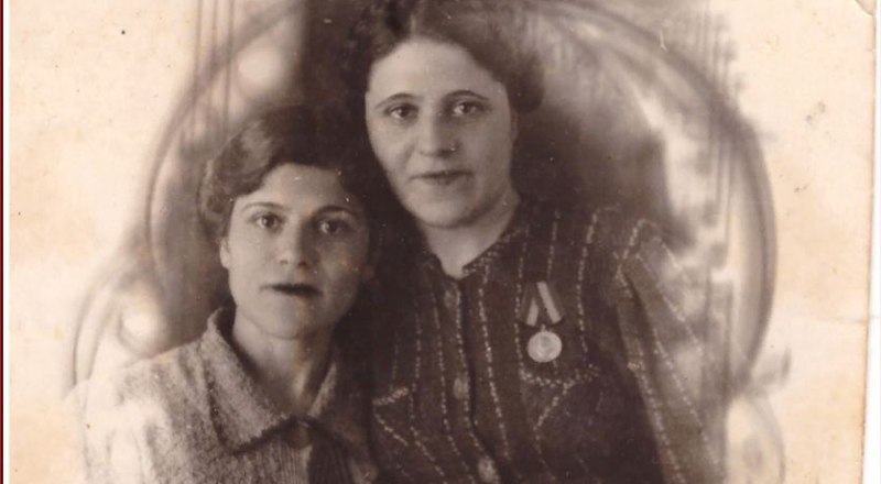 Ольга Ильинична (слева) и Изабелла Ильинична Шайтан.