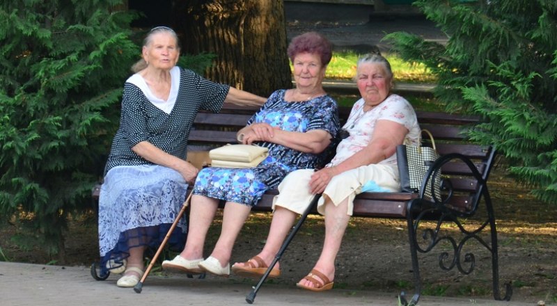 Пенсионная система России устроена по солидарному принципу: работающее поколение обеспечивает пожилых сограждан.