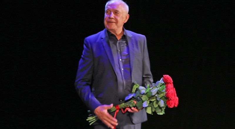 Сергей Гармаш выступил в Севастополе перед семьями участников СВО.