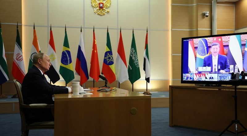 В ходе внеочередной встречи БРИКС (в формате видеоконференции). Фото с сайта Кремля. 