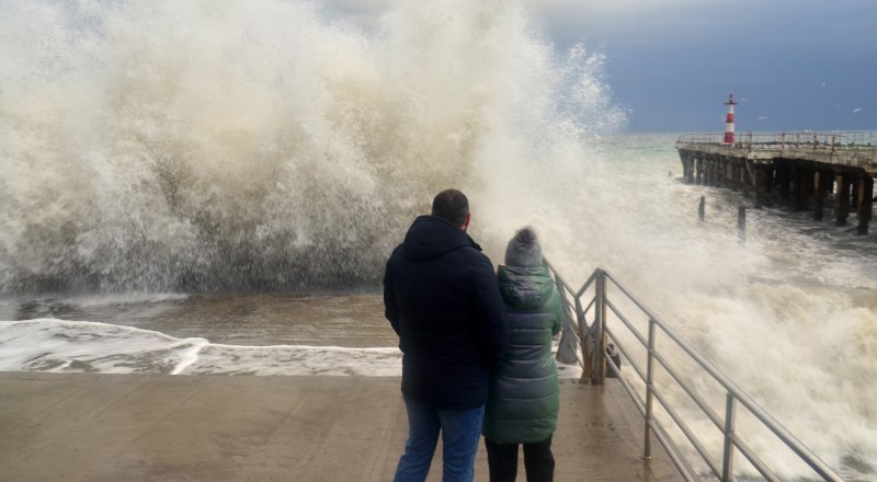 Стихия разгулялась, но пощадила крымчан.