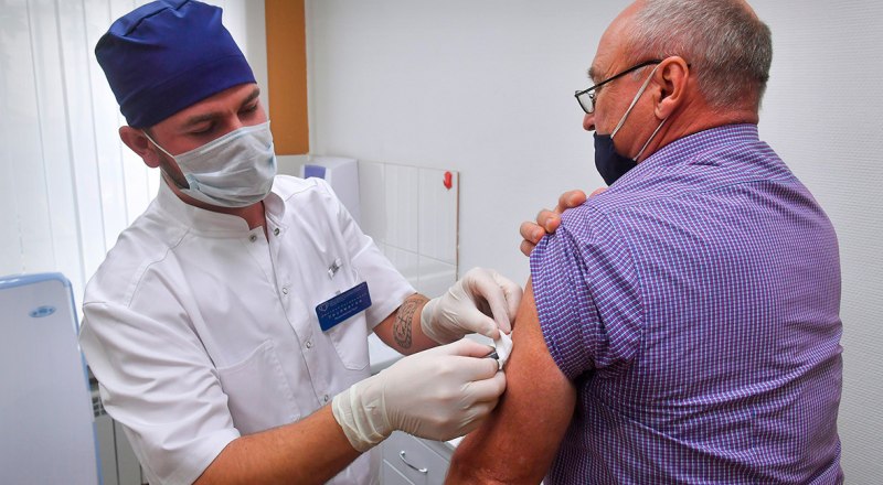 Число желающих привиться от гриппа в Крыму оказалось столь велико, что запасы вакцины почти на исходе.
