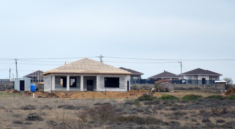 Крымчане отлично знают, сколько стоит жильё на родном полуострове...