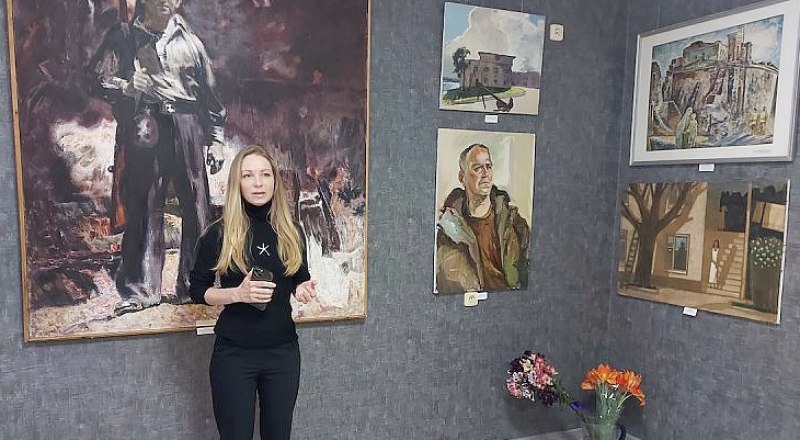 Дарья Щукина представляет предыдущую экспозицию в Доме-музее Ильи Сельвинского.