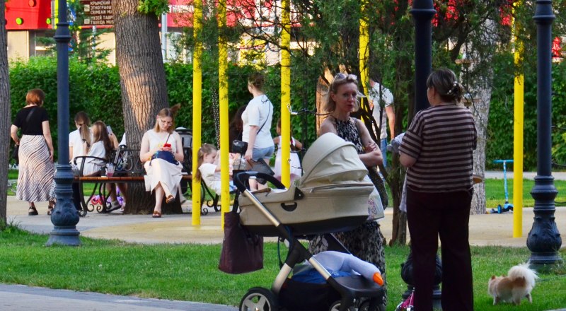 В стране всё делают для роста рождаемости.